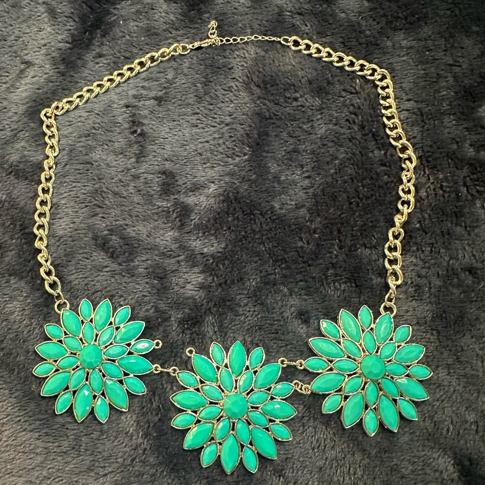 Necklace. Last picture is true color.